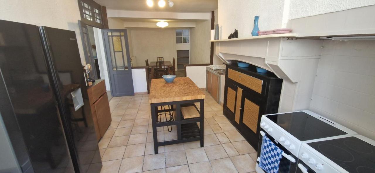Chambre Dans Maison De Ville - 2 Personnes Oloron-Sainte-Marie Extérieur photo